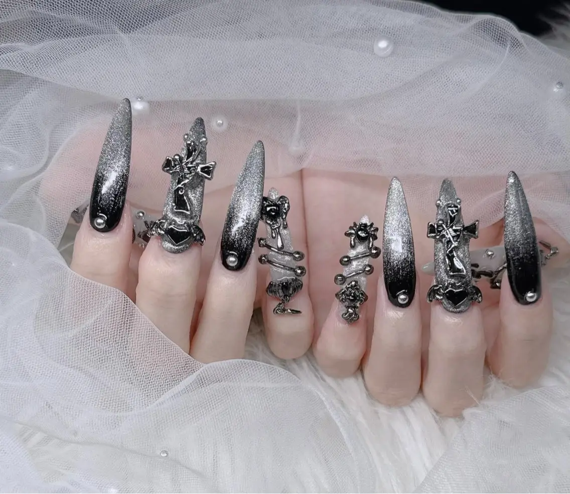 ネイル Lee Nailsのネイルデザイン