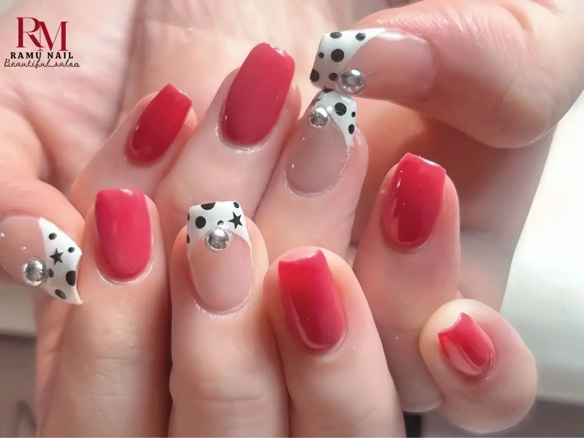 ネイル キラキラネイル マグネットネイル ミラーネイル ピンク 夏ネイル ハンドネイル RAMU Nail 恵比寿店のネイルデザイン