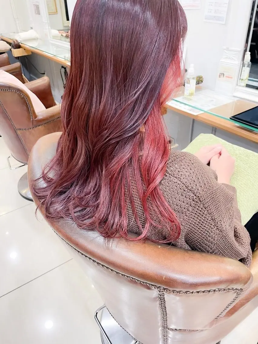 ロング カラー インナーカラー レッドカラー カット ヘアカラー トリートメント ✨カラー支持No.1 🧸ワキ カナコ🧸のヘアスタイル