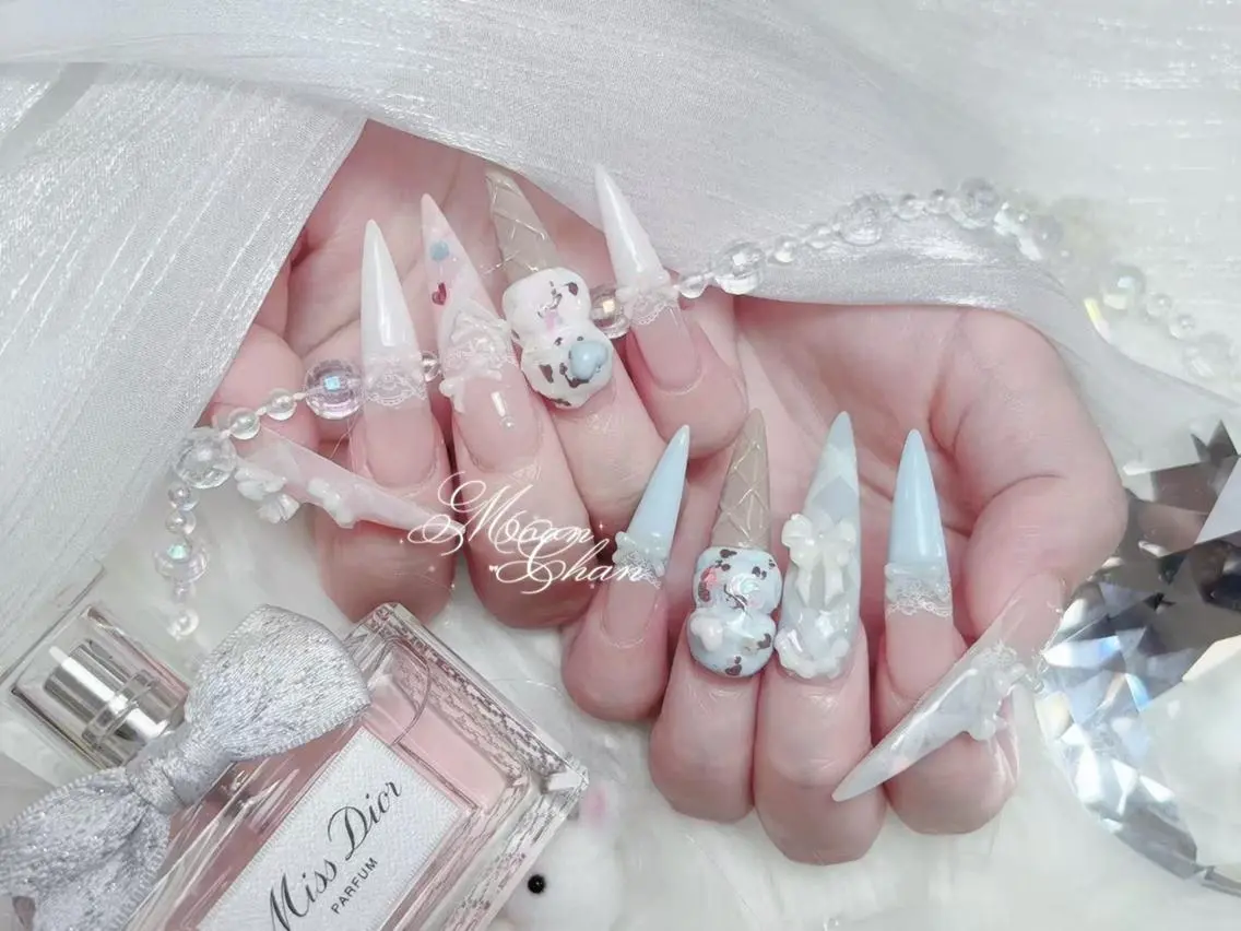 ネイル 長さ出し キラキラネイル 韓国ネイル ロングネイル マグネットネイル ハンドネイル ハンドケア 🎀Reina🎀 長さ出し新宿のネイルデザイン
