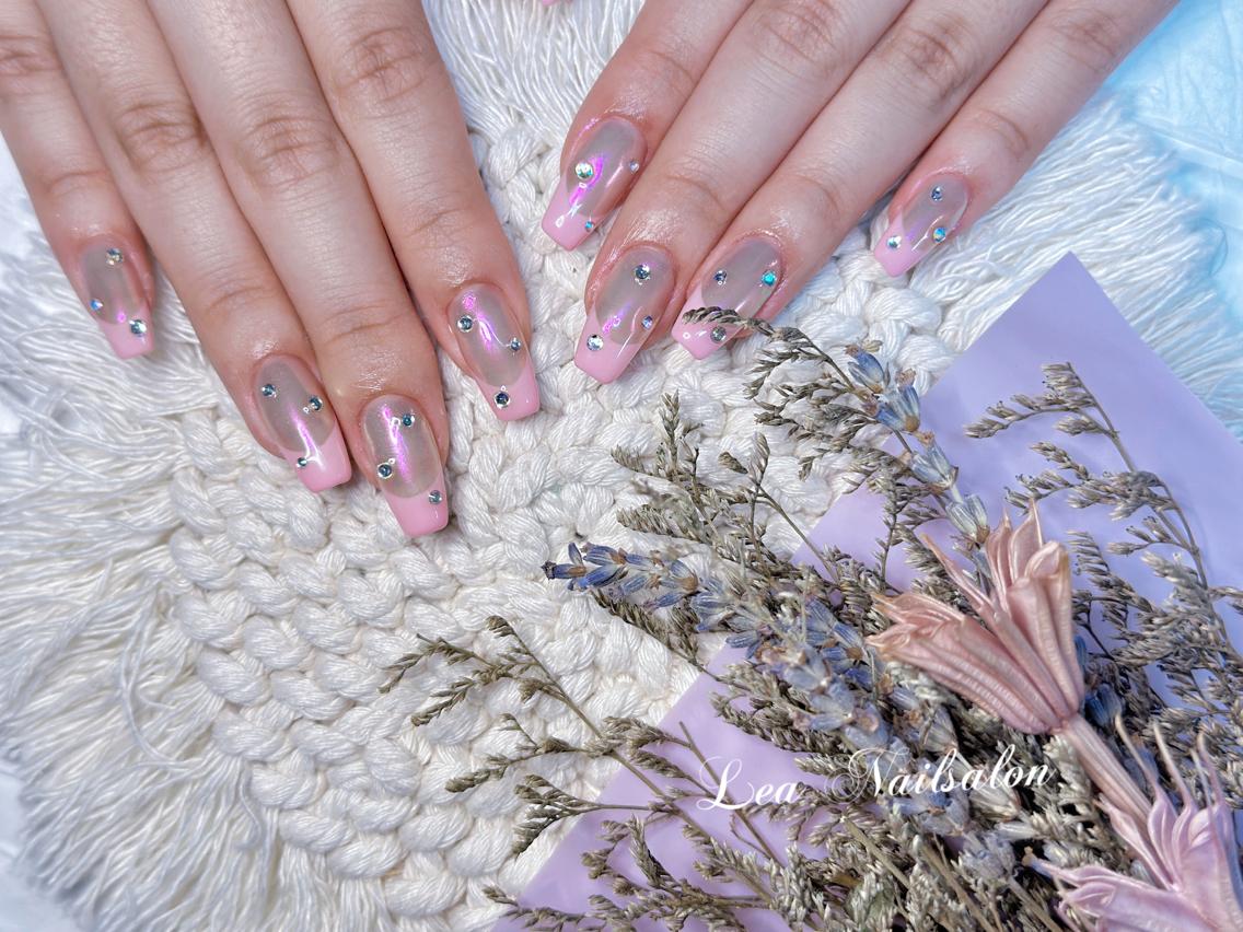 セミロング カラー ネイル Le’a NailSalonのネイルデザイン