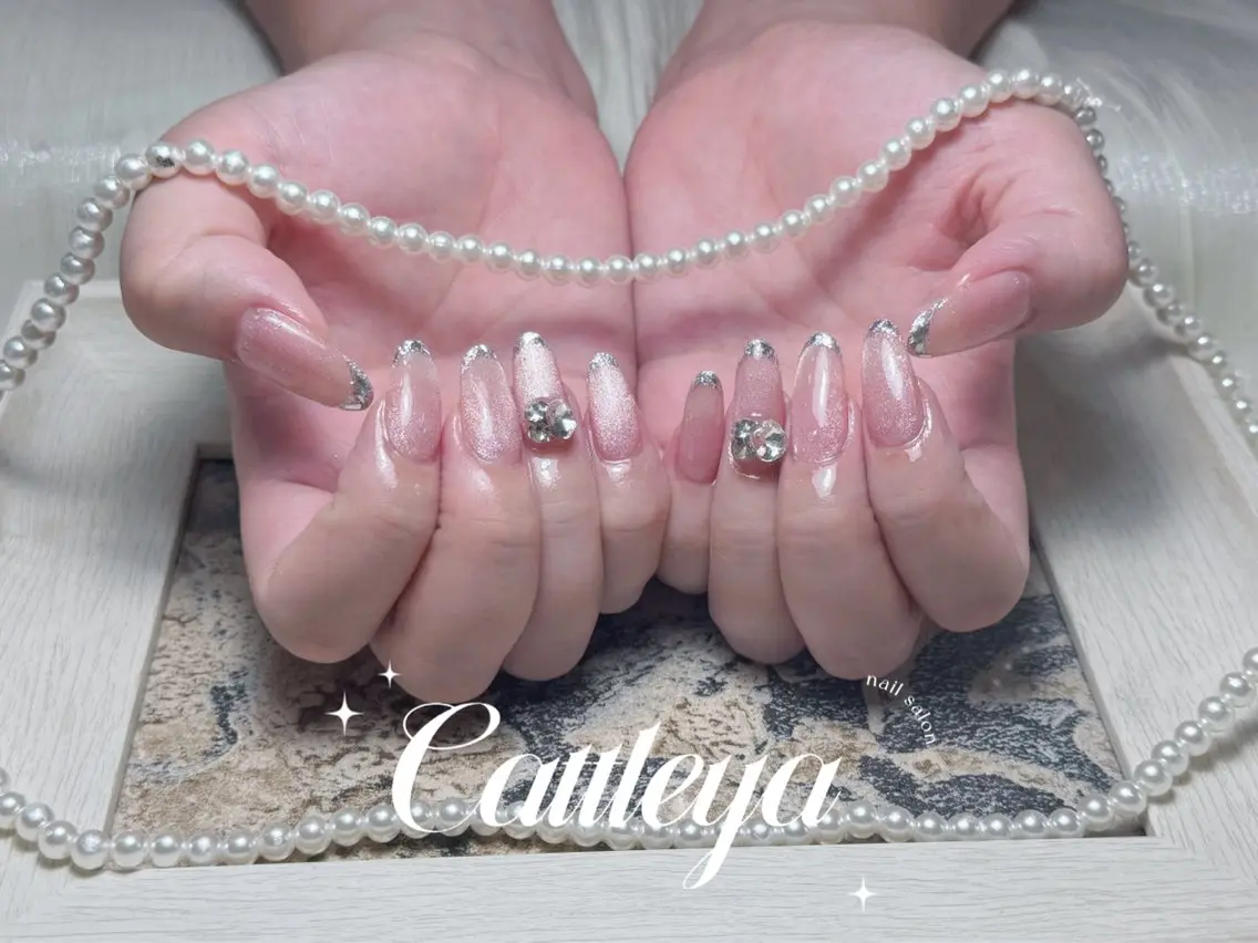 【チップスカルプ長さだし】花嫁に人気ガラスフレンチ➕パーツ2個の写真