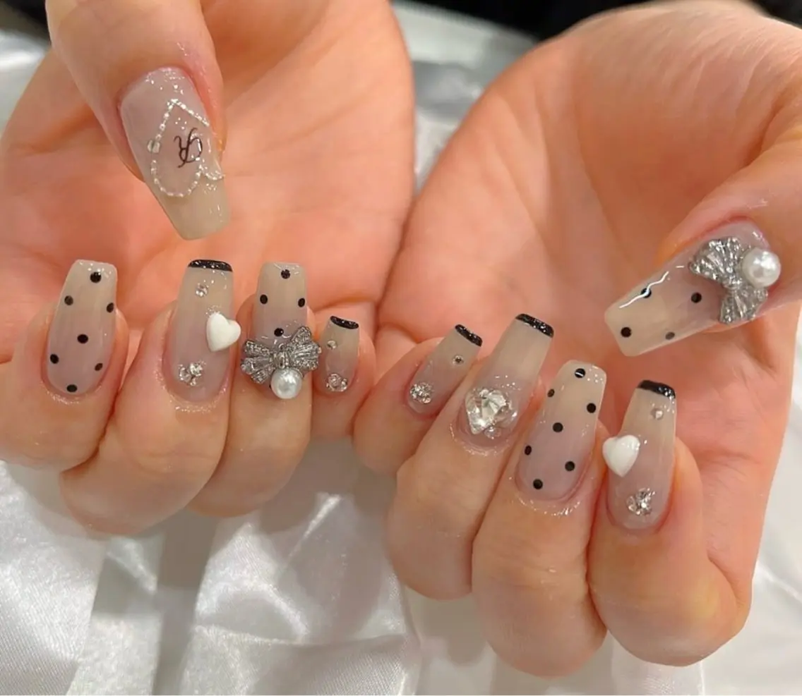 ネイル グラデーション キラキラネイル ワンカラーネイル 冬ネイル Jenn Nail Salonのネイルデザイン