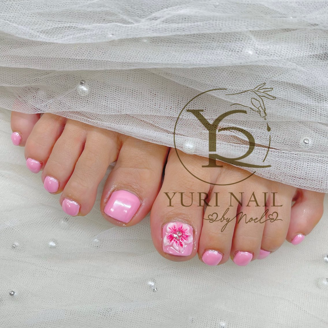 ネイル チークネイル フットネイル フレンチネイル グラデーション キラキラネイル フットネイル ハンドケア YURI Nail Funabashiのネイルデザイン