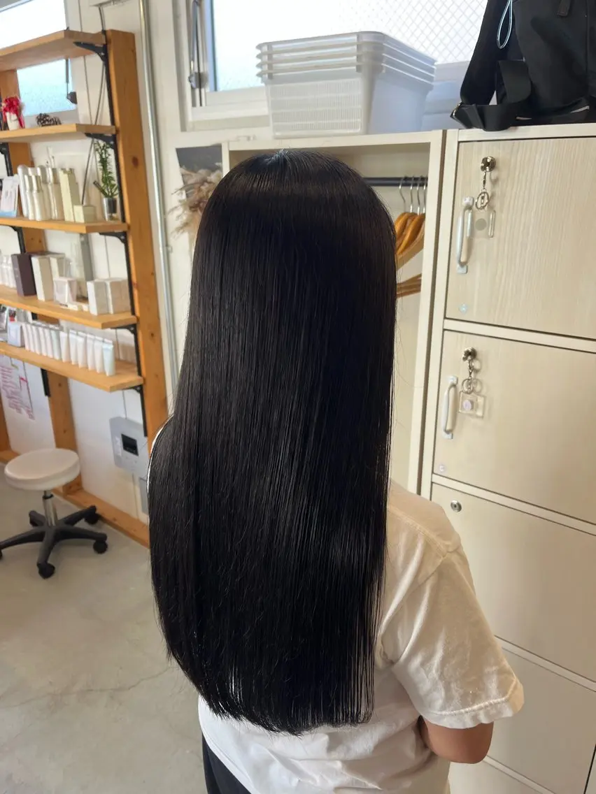 ロング ヘアカラー わだ なつきのヘアスタイル