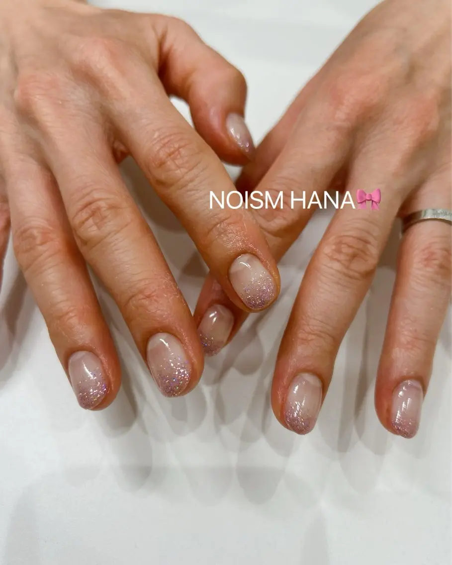 ネイル グラデーション キラキラネイル 韓国ネイル マグネットネイル ニュアンスネイル ハンドネイル 🎀大人nail /NOISMはな🎀のネイルデザイン