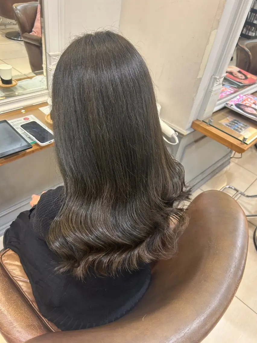 ロング ヘアカラー 韓国ヘアー🇰🇷 MIWAのヘアスタイル