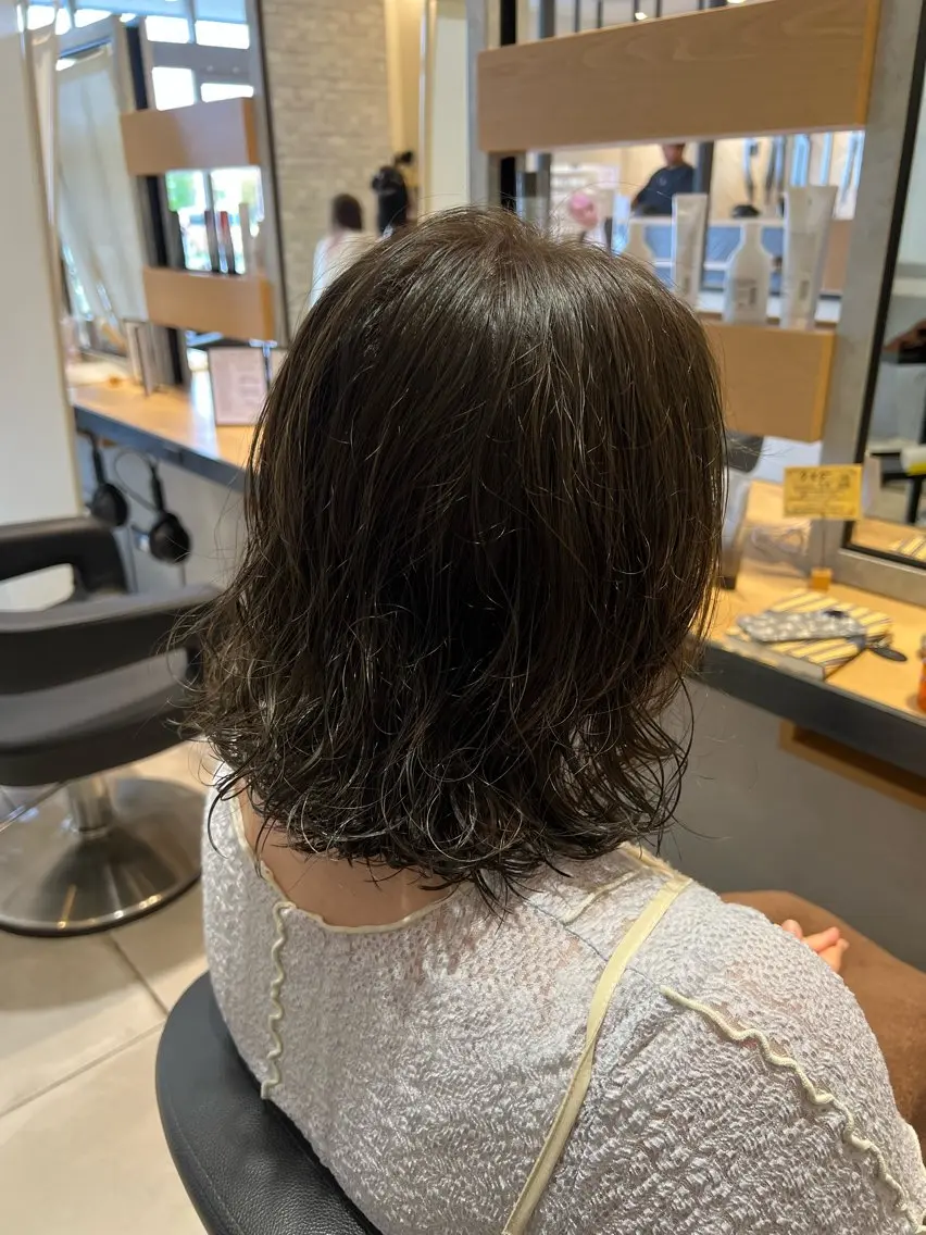 ミディアム カラー パーマ ミディアムパーマ 透明感カラー ハイライトカラー オリーブカラー ハイライト カット ヘアカラー パーマ 大谷 真祈/似合わせ /ハイライト玄人のヘアスタイル
