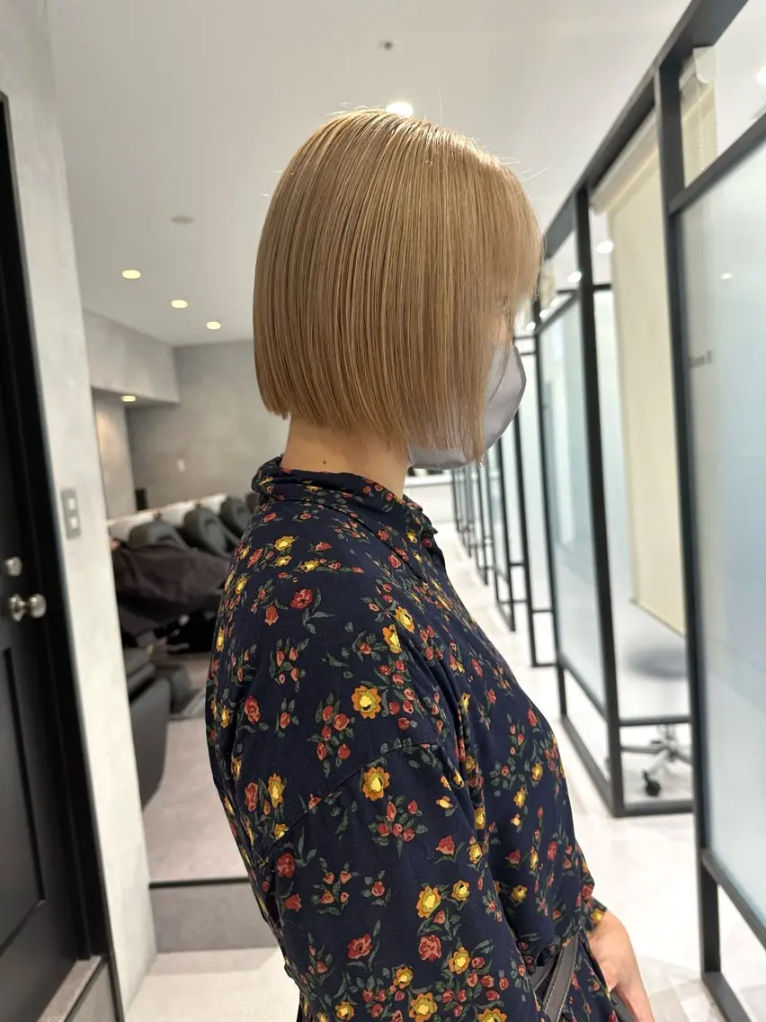 ショート カラー ベージュカラー ミルクティーベージュ 鈴木/ボブ/ ミルクティー/ピンクのヘアスタイル
