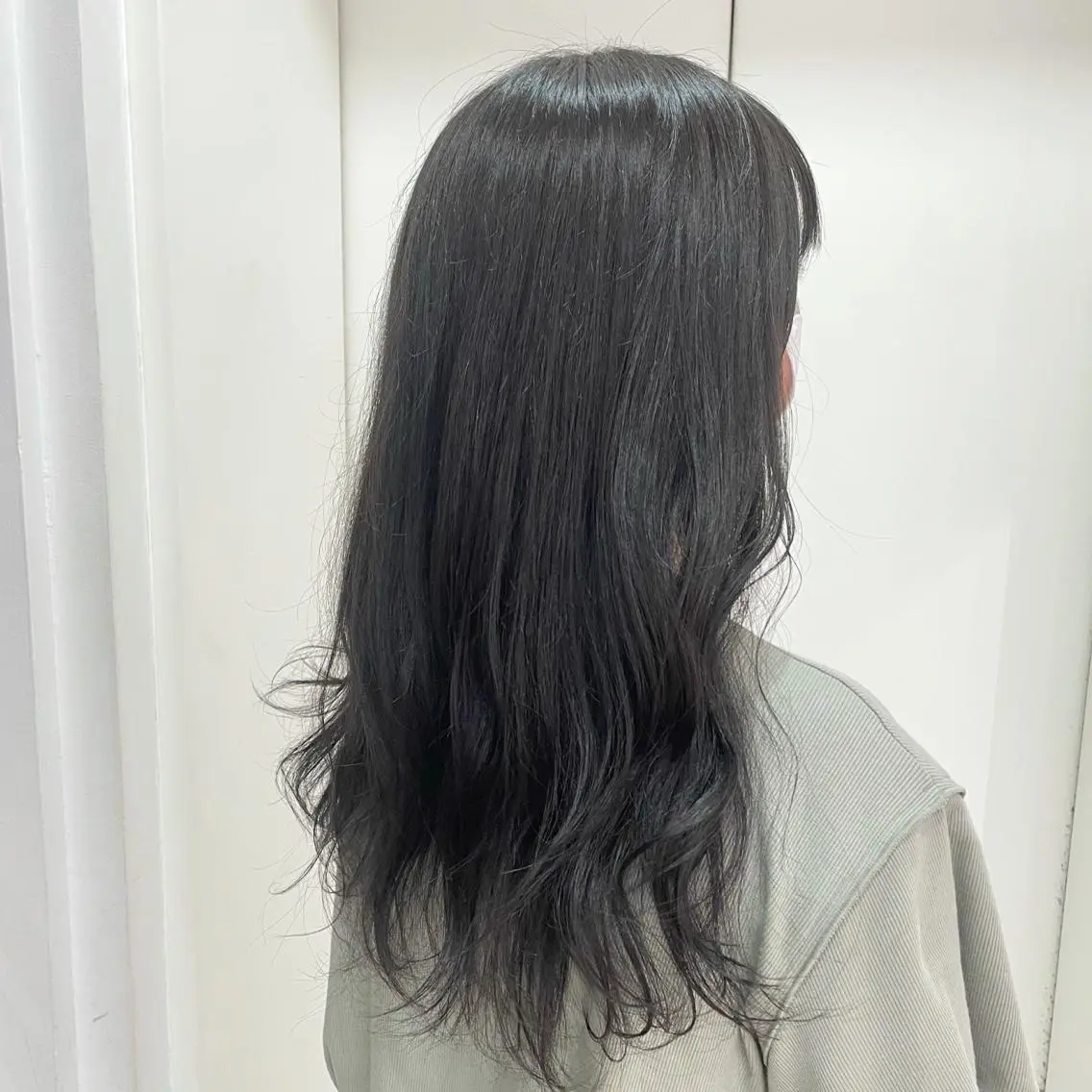 ロング カラー TRENCH　相澤 果歩のヘアスタイル