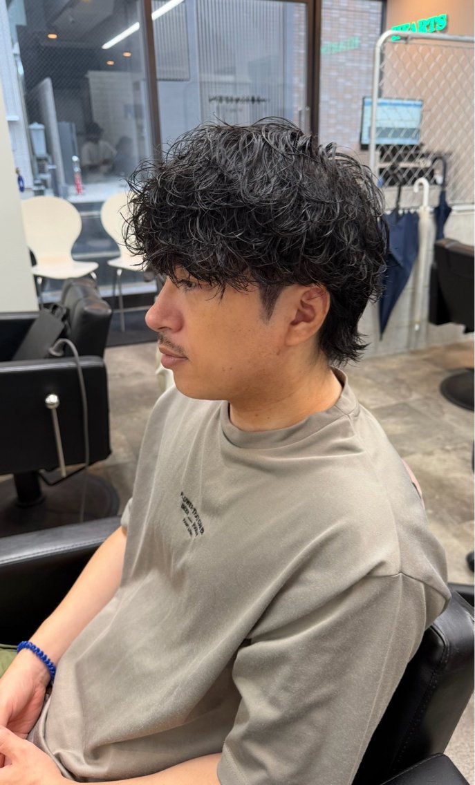 カラー パーマ メンズ メンズパーマ メンズウルフカット ウルフカット カット パーマ トリートメント 角田 凌のヘアスタイル