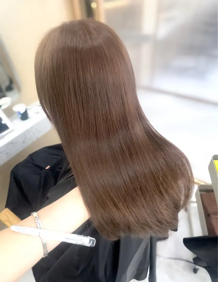 ロング fuwari 美白ショコラカラーのヘアスタイル