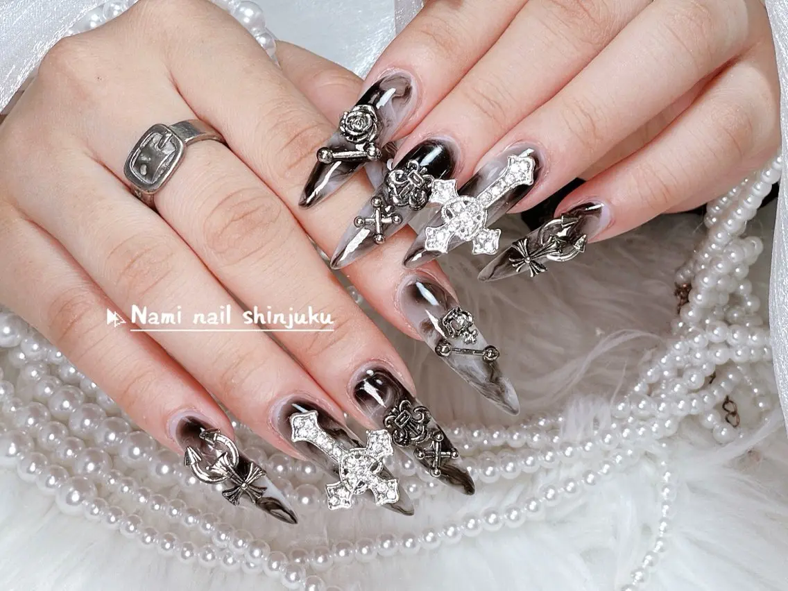 ネイル 長さ出し ガーリー 韓国ネイル ロングネイル 持ち込み ハンドネイル Nami nail salonのネイルデザイン