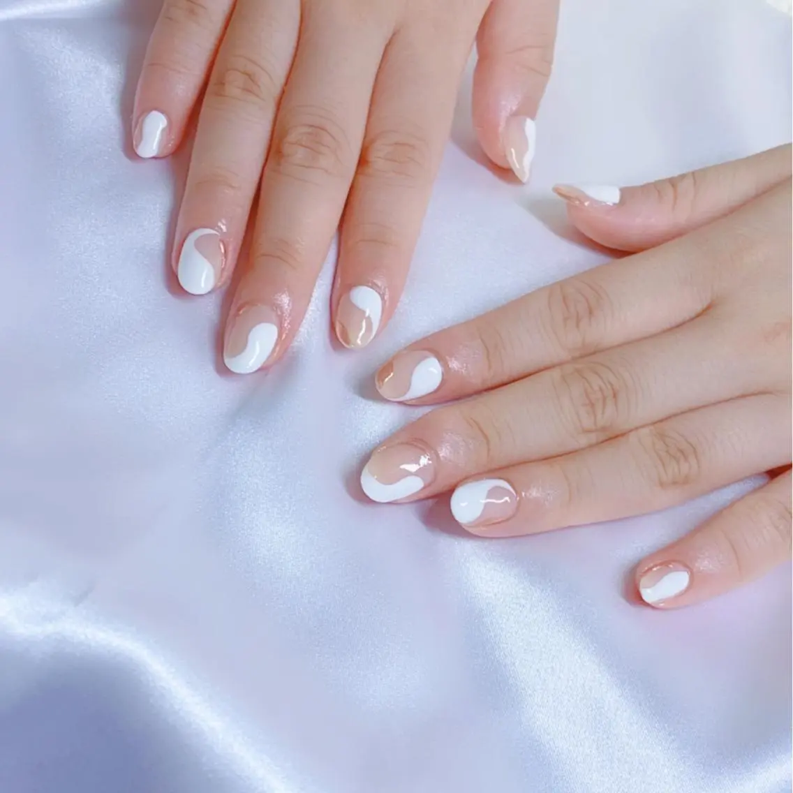 ネイル オーロラネイル フットネイル フレンチネイル ジェルネイル 韓国ネイル ハンドネイル ハンドケア 【ENサロン】 Rei💜Nailのネイルデザイン
