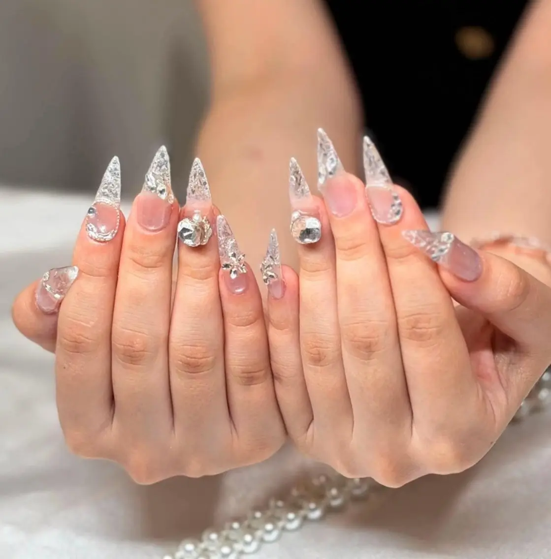 ネイル オーロラネイル 氷ネイル・うるうるネイル 韓国ネイル 水色 夏ネイル ハンドネイル kirakime nailのネイルデザイン