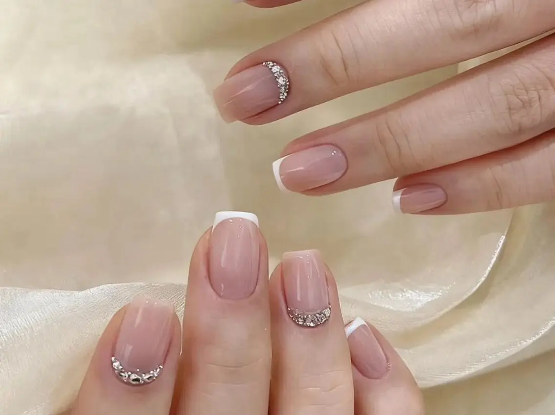 ネイル 長さ出し フットネイル フレンチネイル ジェルネイル ガラスフレンチ 大宮 愛のネイルデザイン