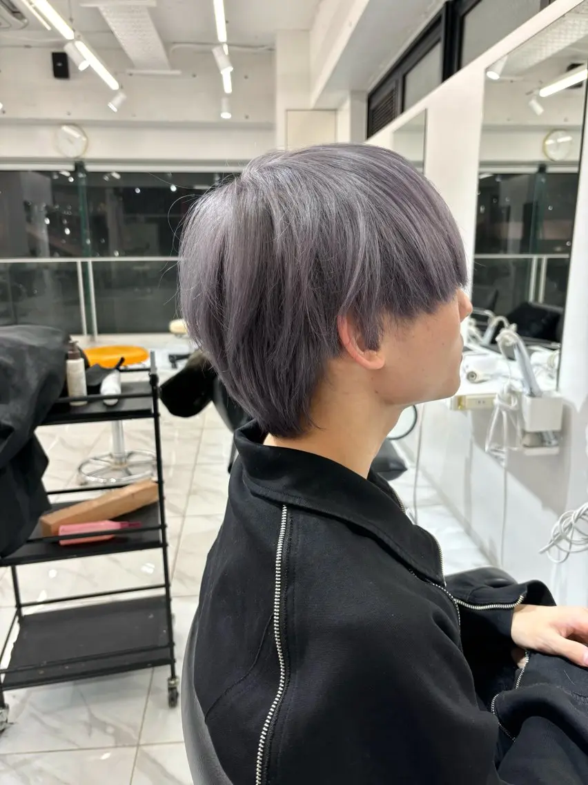 カラー メンズ メンズブリーチ ブリーチ シルバー 🩶大人韓国ヘア 渋谷/Satsukiのヘアスタイル