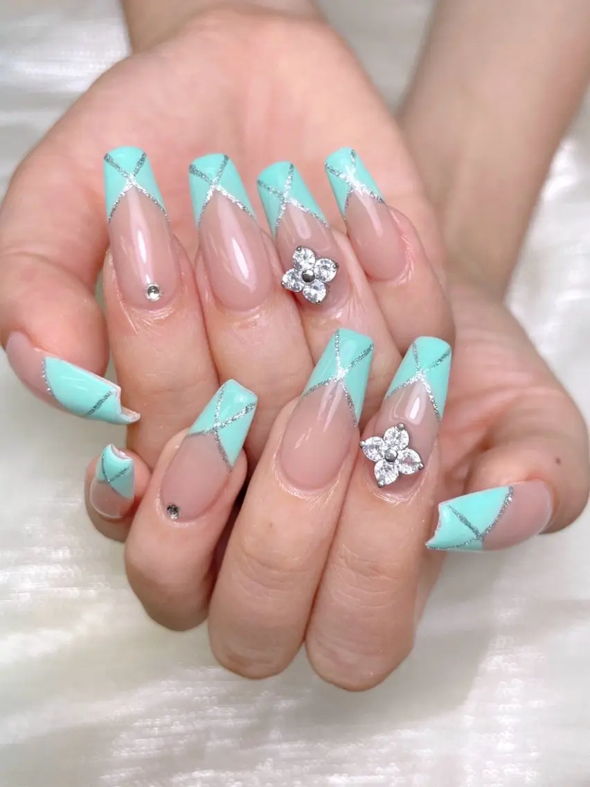 ネイル フレンチネイル フットネイル lucky nail 歌舞伎町のネイルデザイン