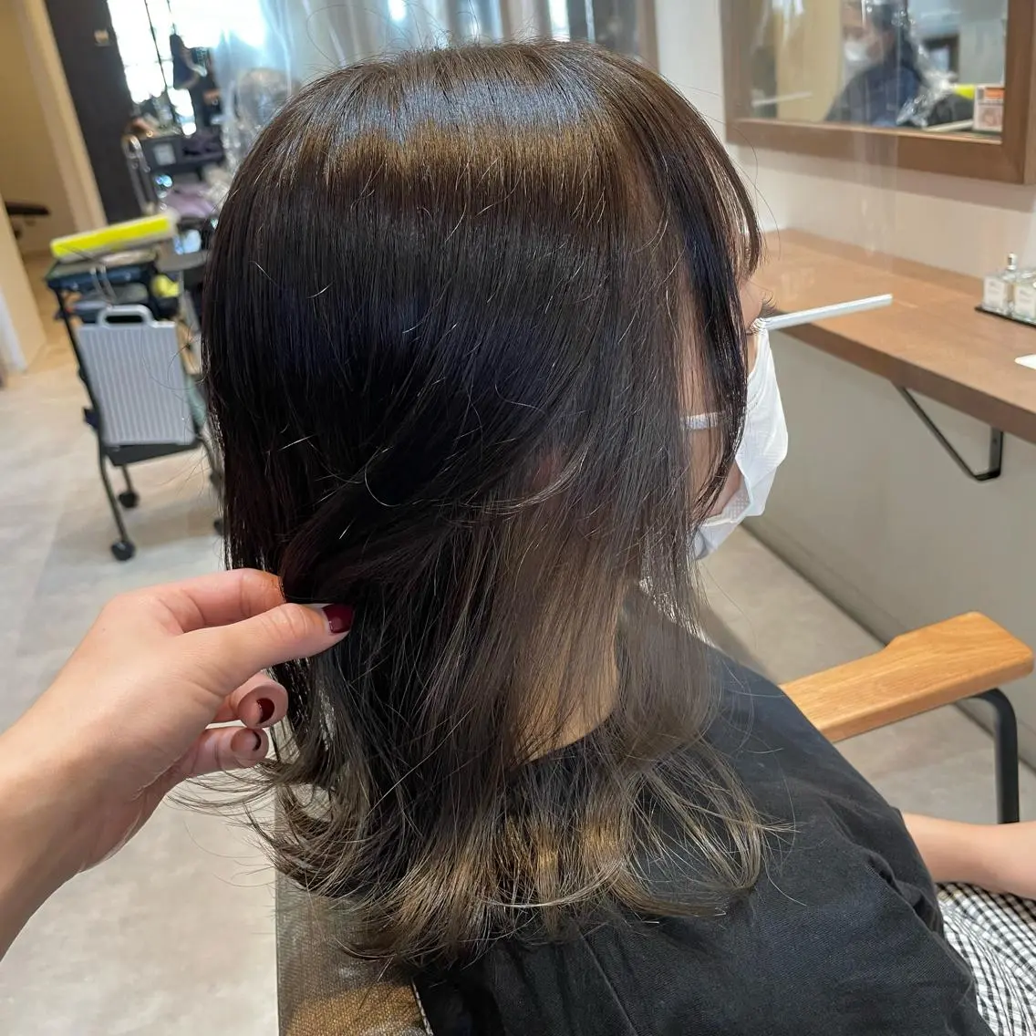 ミディアム 大谷 杏菜のヘアスタイル