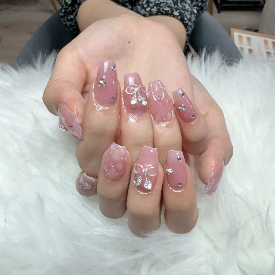 ネイル ハンドネイル 🎀nana🫧 ワンホンネイル🎀のネイルデザイン
