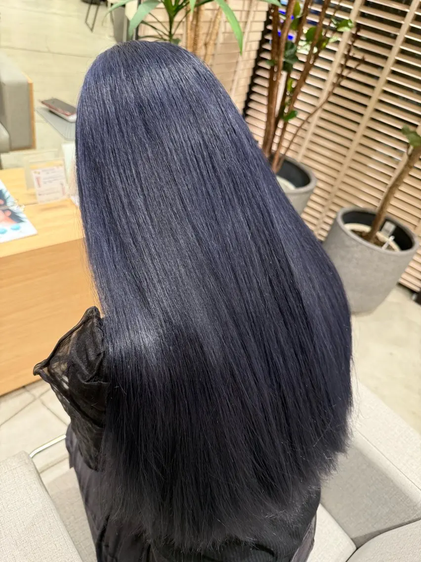 ロング カラー 黒髪 ブリーチ ブルーカラー ブルーブラック 卒業式のヘアスタイル 髪質改善/似合わせ/ 艶髪🧡田中颯士のヘアスタイル