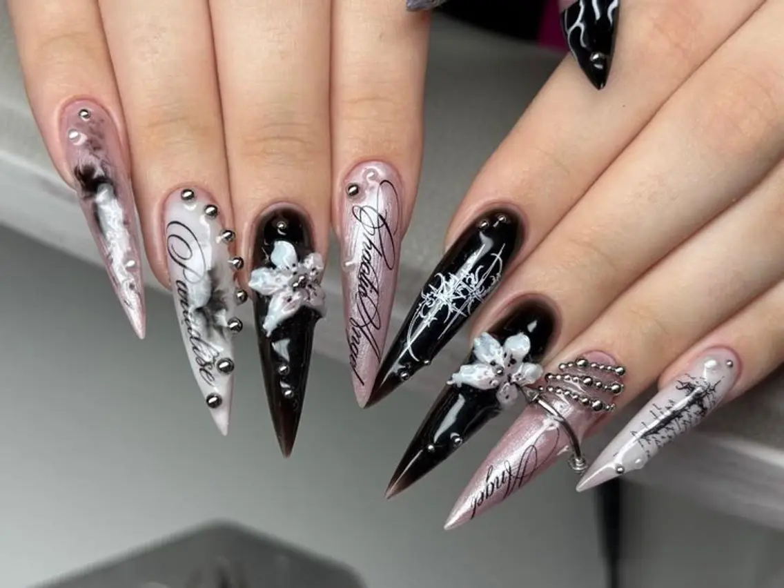 ネイル キラキラネイル 韓国ネイル マグネットネイル 持ち込み ネイルチップ ハンドネイル Himeka Bling.Nailのネイルデザイン
