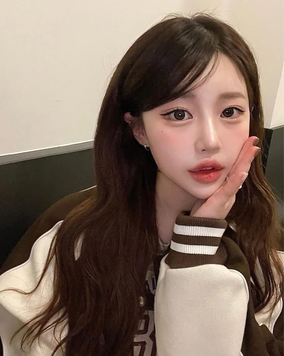ロング カラー ベージュカラー ブリーチ 透明感カラー ダブルカラー ブリーチなしカラー カット ヘアカラー トリートメント 盛れる顔周り✨韓国式 レイヤーkanatoのヘアスタイル