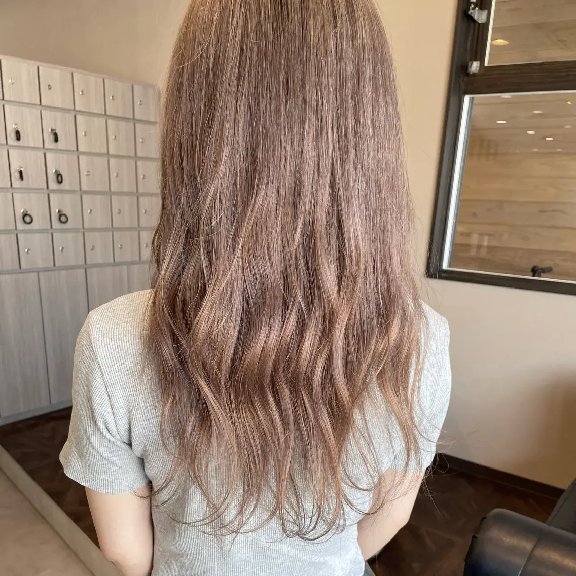ロング カット ヘアカラー トリートメント mio 🍒レイヤーカットのヘアスタイル