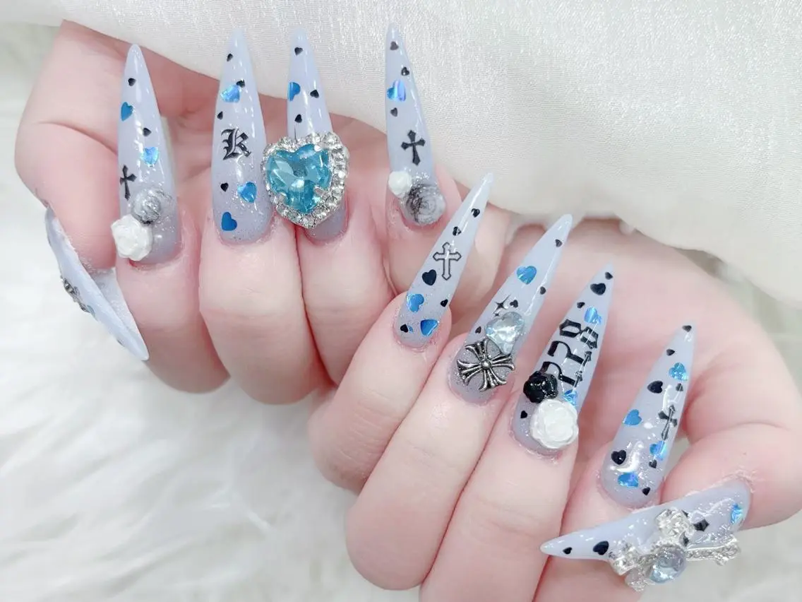 ネイル 長さ出し キラキラネイル 韓国ネイル ロングネイル 持ち込み ハンドネイル ハンドケア KTNail 🎀 長さ出し専門店のネイルデザイン