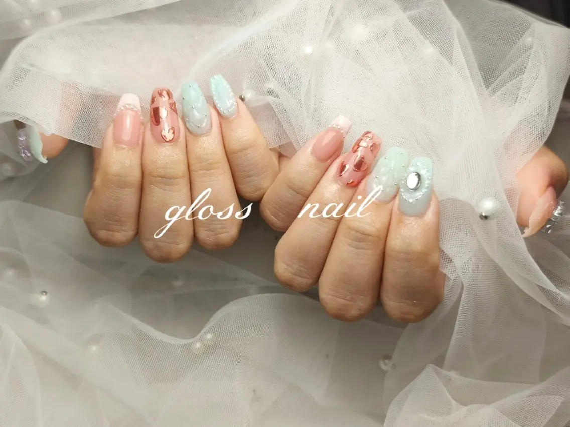 ネイル アヤカ☘️Gloss nailのネイルデザイン