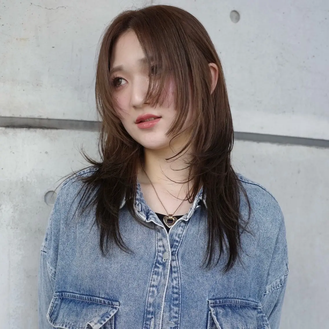 ミディアム カラー ベージュカラー 透明感カラー 顔まわりレイヤー 顔周りカット ハッシュカット カット ヘアカラー トリートメント nonoka オリーブ/レイヤーのヘアスタイル