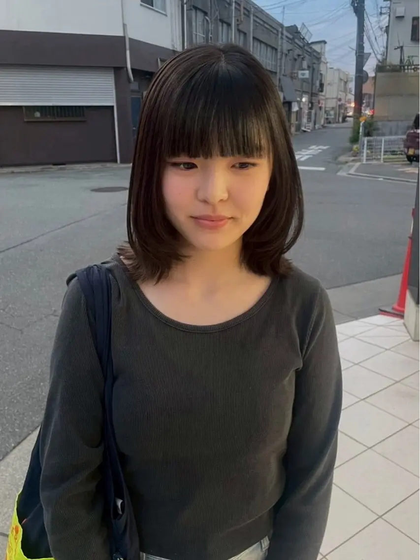 ミディアム SLASHスラッシュ 小川花鈴のヘアスタイル