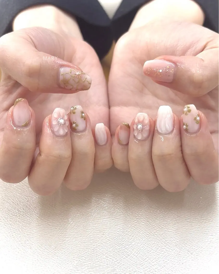 ネイル 成人式 フラワーネイル 持ち込み ニュアンスネイル ピンク ハンドネイル Mary nail .narumiのネイルデザイン