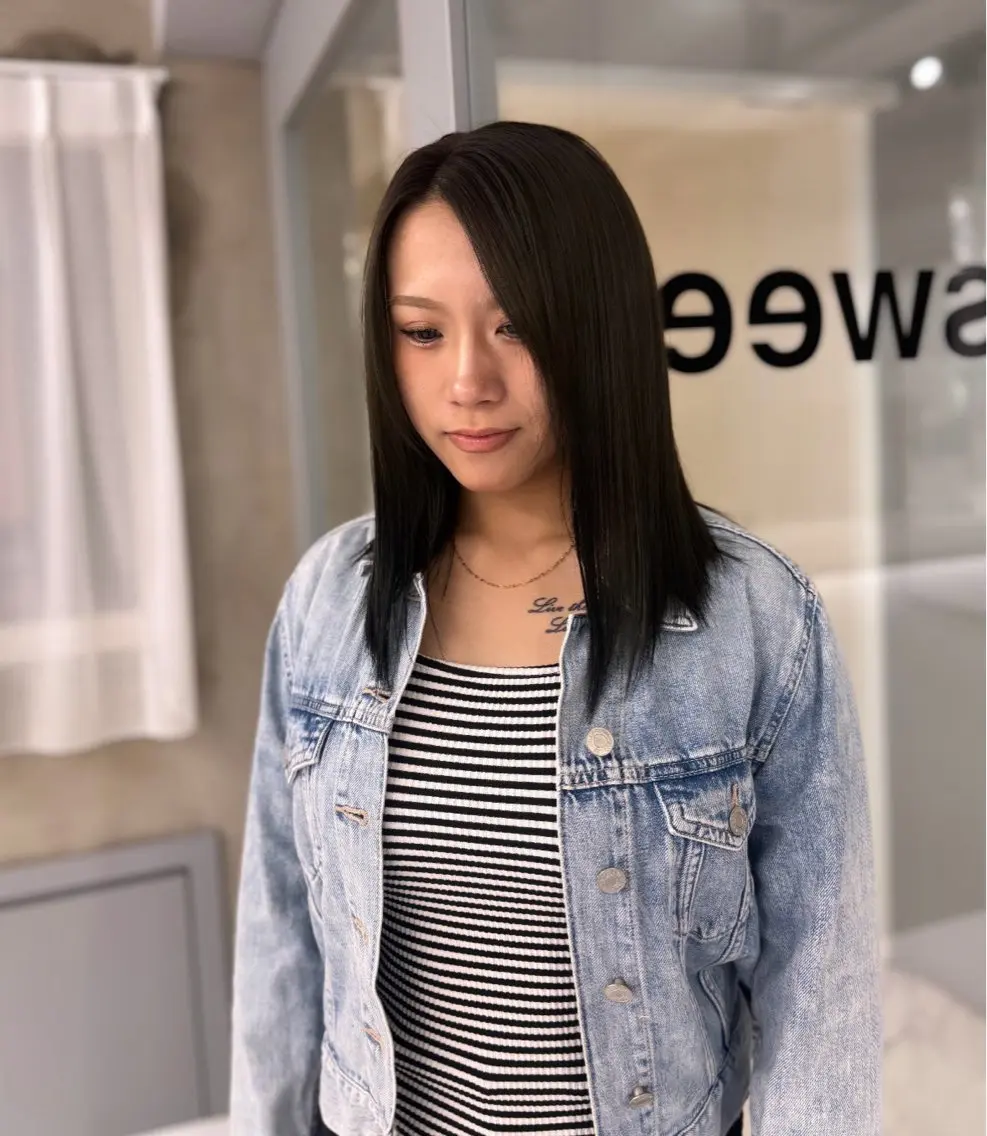ミディアム ヘアカラー Mizuki🩵韓国 風レイヤー/艶カラーのヘアスタイル