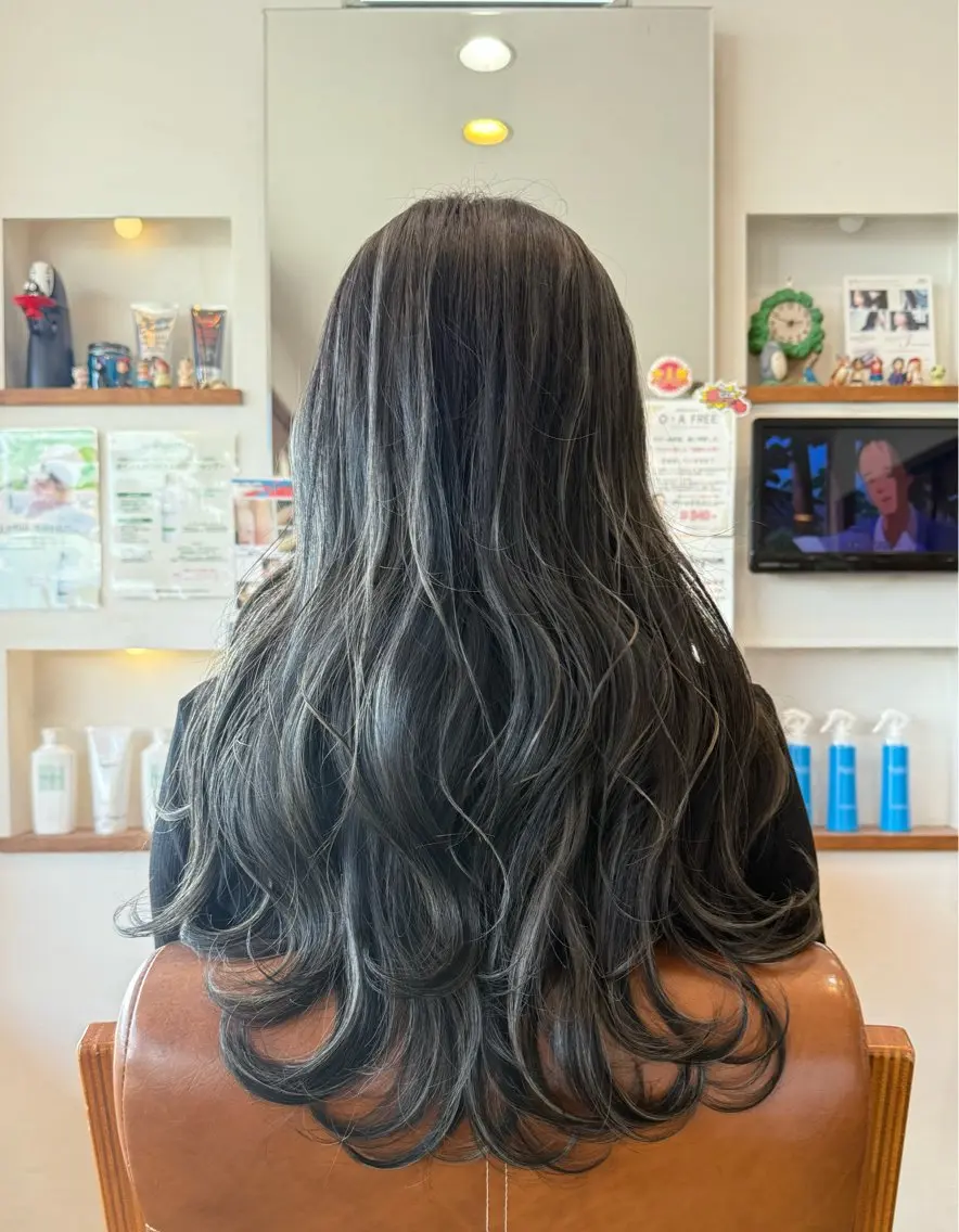 カラー ハイライトカラー ヘアカラー 心cocoro RISAのヘアスタイル