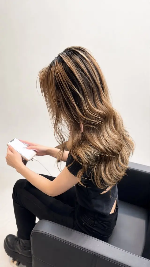 レディースバレイヤージュ×カットの写真