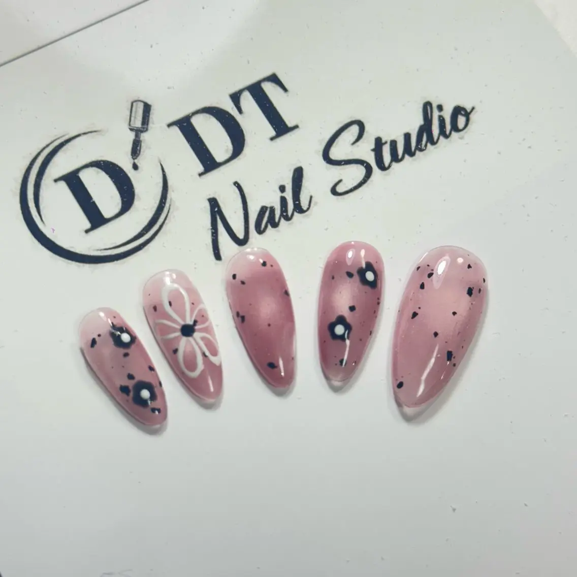 ネイル ハンドネイル ハンドケア DT nailのネイルデザイン