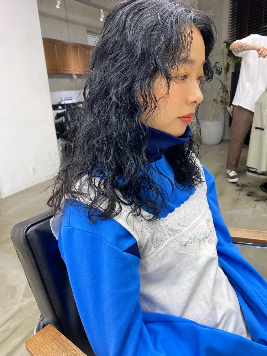 ミディアム カラー パーマ ヘアアレンジ ミディアムパーマ 黒髪 son hair HIROEのヘアスタイル
