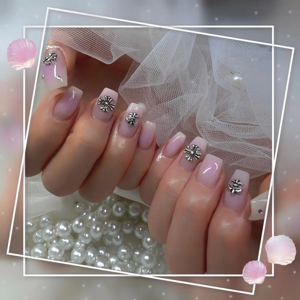 ネイル チークネイル フレンチネイル ガーリー グラデーション マグネットネイル ハンドネイル Chill Nailsalonのネイルデザイン