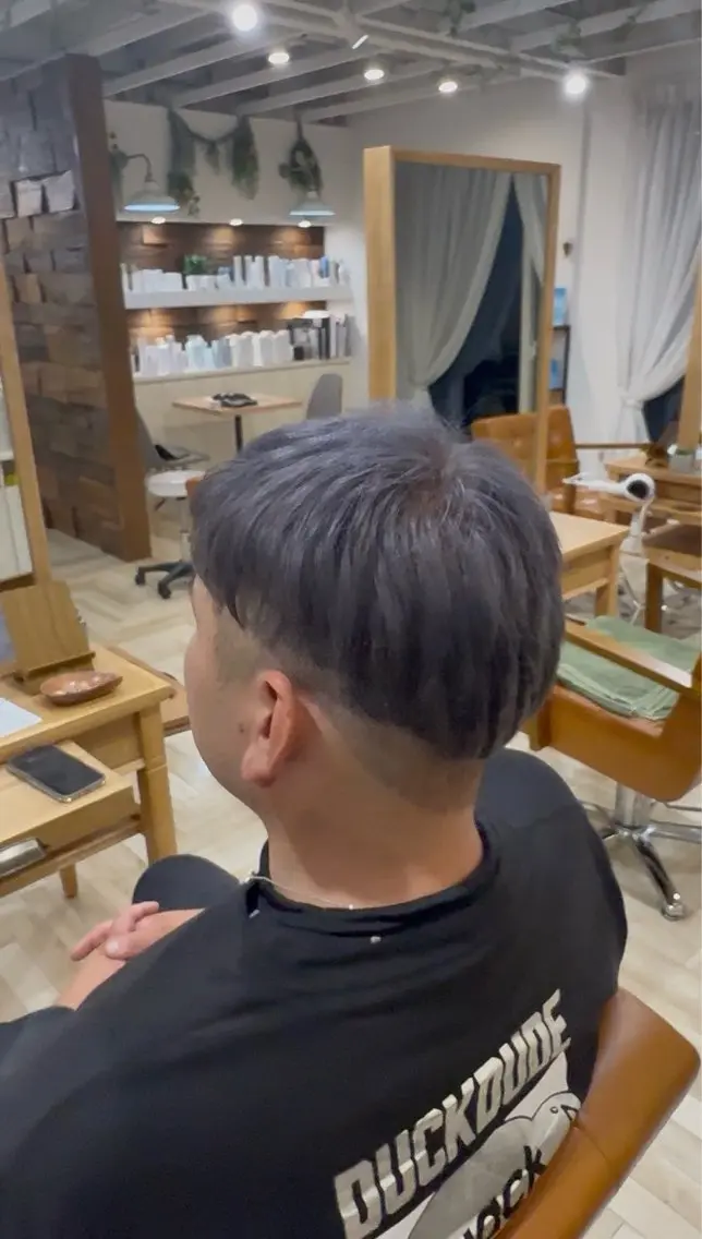 カラー ヘアカラー 髙崎 璃音のヘアスタイル