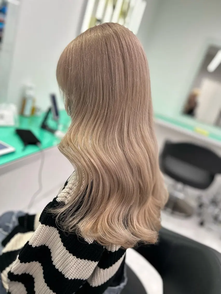カラー トレンドモテカラー 🩷色落ちまで可愛くのヘアスタイル