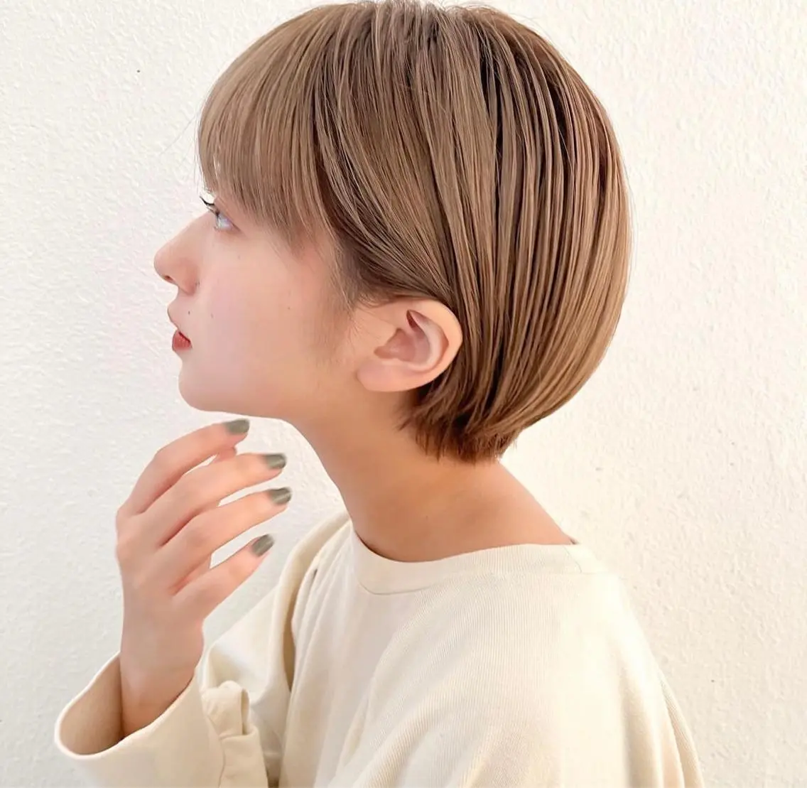 ショート ブリーチカラー🎀 韓国風/寺門美優のヘアスタイル