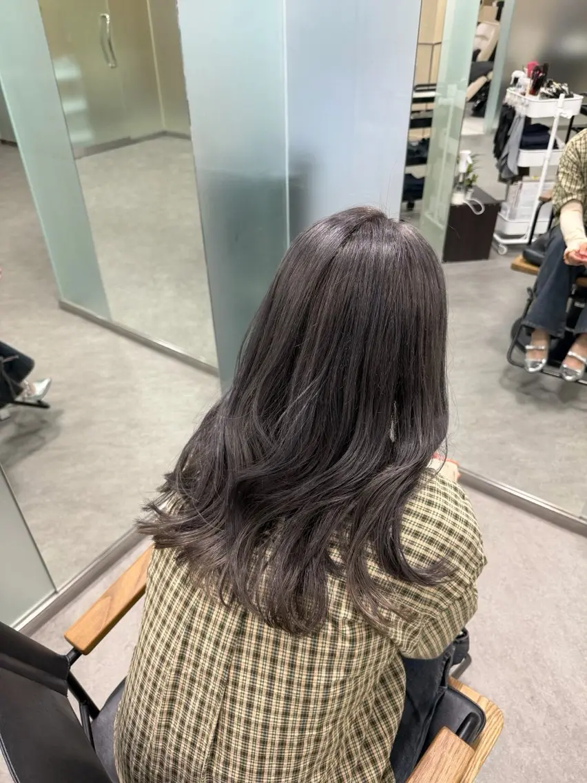 セミロング ヘアカラー トリートメント ニュアンスカラー🫧 Miyakoのヘアスタイル