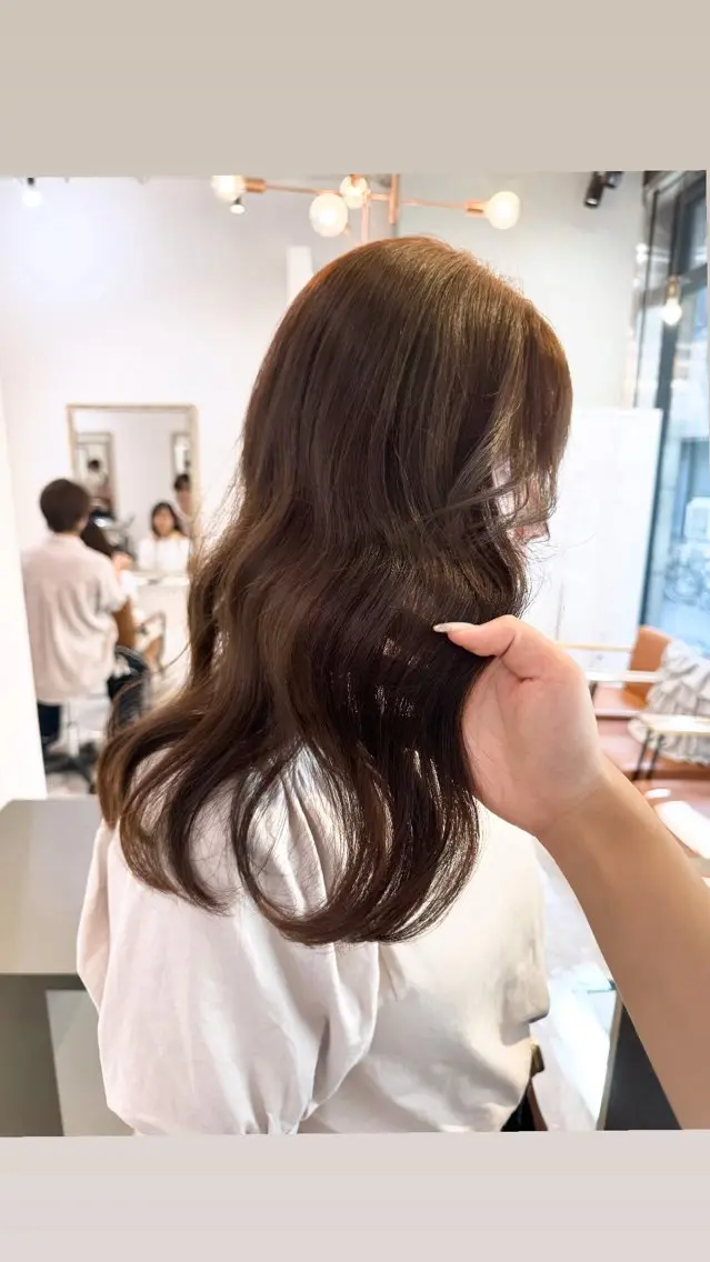 ロング カラー アッシュ アッシュブラウン ベージュカラー 黒髪 ブリーチ 赤み無し柔らかカラー 【梅田】madokaのヘアスタイル