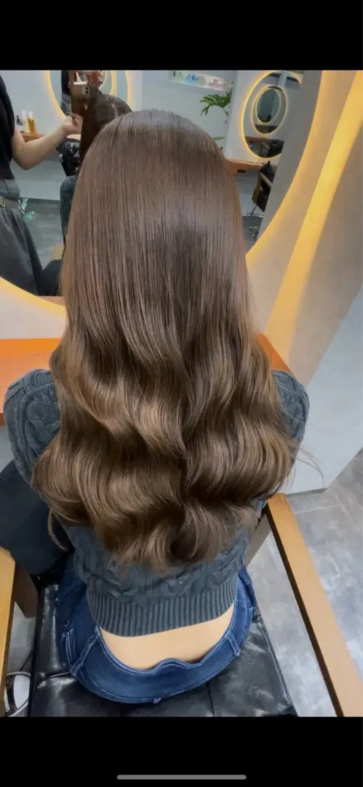 ロング 佐藤 菜穂のヘアスタイル