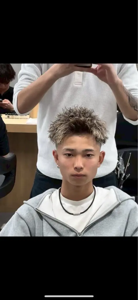 メンズカット＋メンズパーマ＋眉質改善の写真