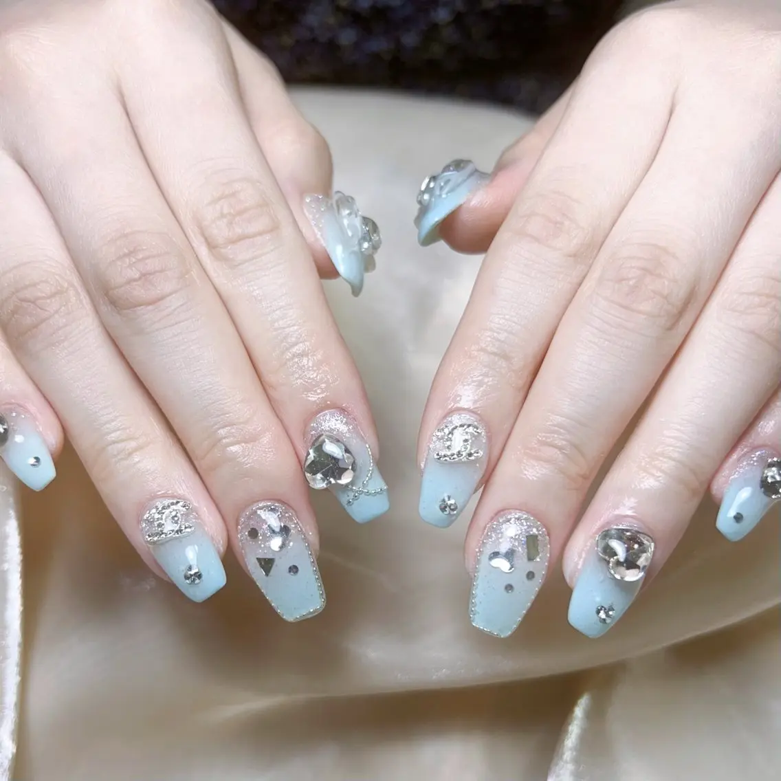 メンズ ネイル メンズ韓国風 アートネイル オーロラネイル ガーリー キラキラネイル ハンドネイル Nail salon 木にいるのネイルデザイン