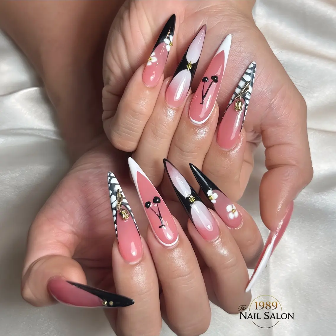 ネイル ロングネイル スーパーロングネイル ハンドネイル The 1989 Nail Salonのネイルデザイン