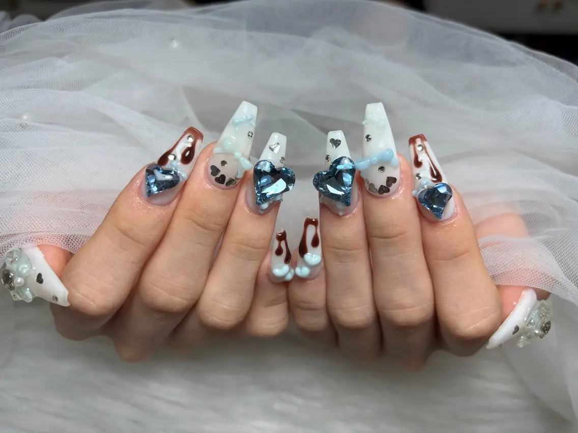ネイル アートネイル 長さ出し ジェルネイル 韓国ネイル マグネットネイル ハンドネイル Cloudy Chan Nailのネイルデザイン