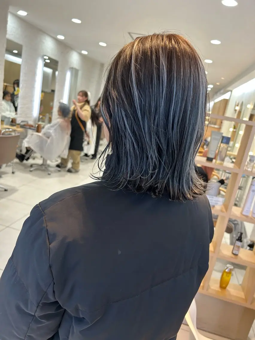 ミディアム カラー ハイライトカラー シルバー ホワイトシルバー ハイライト ハイトーン/メンズ 水野翔太のヘアスタイル
